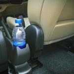 In Plastikflaschen abgefüllte Getränke in den Sommermonaten nicht im Auto aufbewahren!